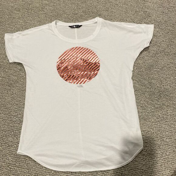 The North Face T-shirt - Picture 1 of 3